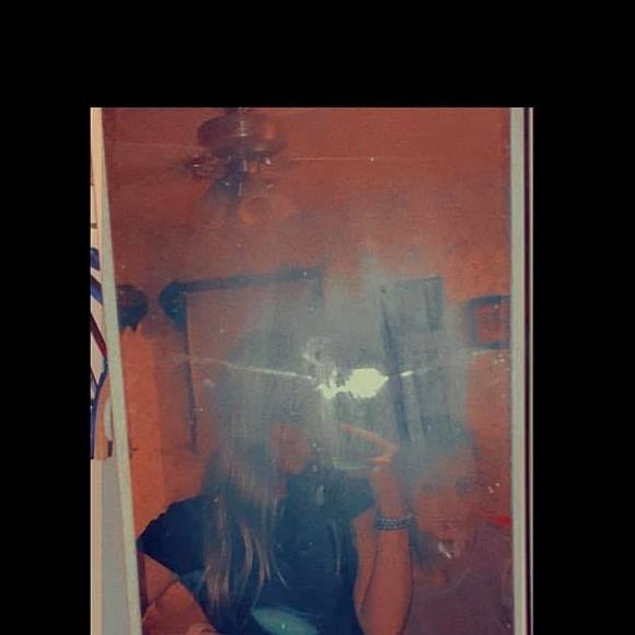 Meet your Posher, Addison - Picture 1 of 1